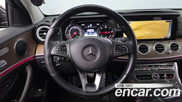 Mercedes-Benz E-Class E220d Exclusive