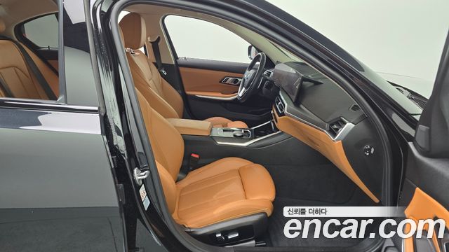 BMW 3-Series 320i