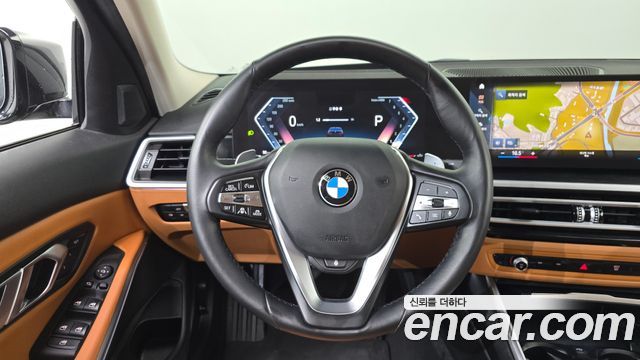 BMW 3-Series 320i