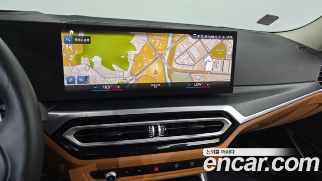 BMW 3-Series 320i