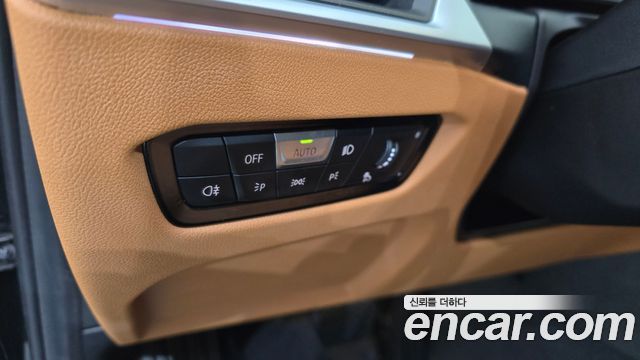 BMW 3-Series 320i