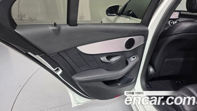 Mercedes-Benz C-Class C200 AMG Line