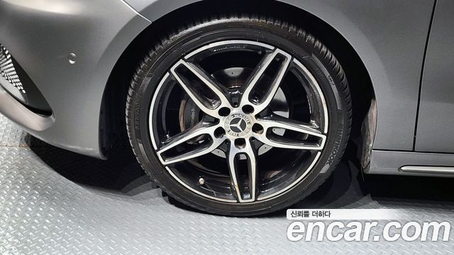Mercedes-Benz A-Class A200 AMG Line