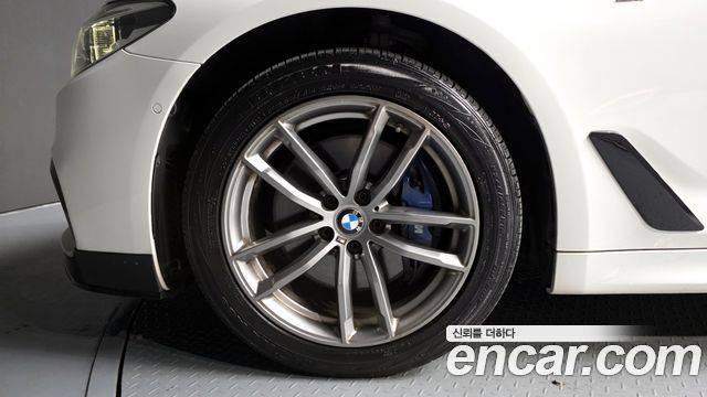 BMW 5-Series 530i xDrive M Sport Package Plus