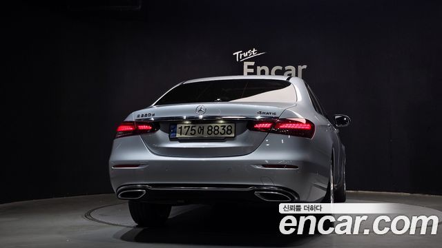 Mercedes-Benz E-Class E220d 4MATIC Exclusive