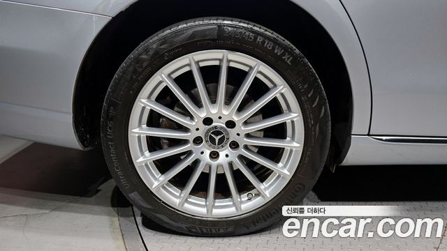 Mercedes-Benz E-Class E220d 4MATIC Exclusive