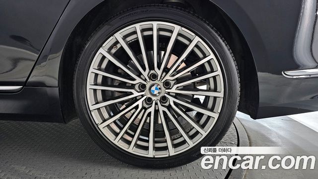 BMW 7-Series 730d xDrive Design Pure Excellence