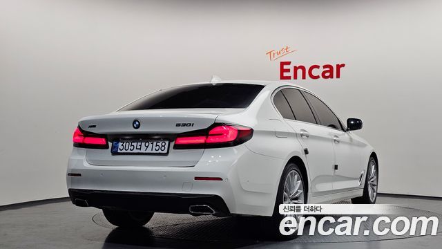 BMW 5-Series 530i xDrive Luxury
