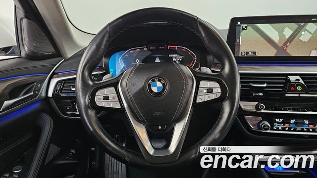 BMW 5-Series 530i xDrive Luxury