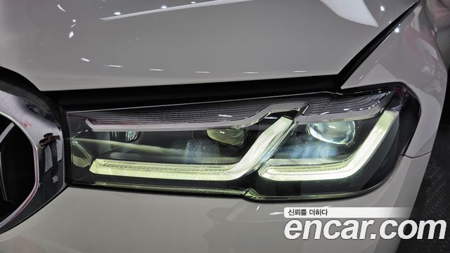 BMW 5-Series 530i xDrive Luxury