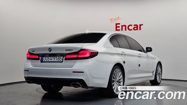 BMW 5-Series 530i xDrive Luxury
