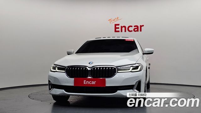 BMW 5-Series 530i xDrive Luxury