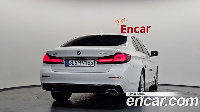 BMW 5-Series 530i xDrive Luxury