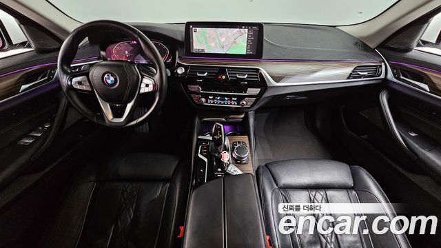BMW 5-Series 530i xDrive Luxury