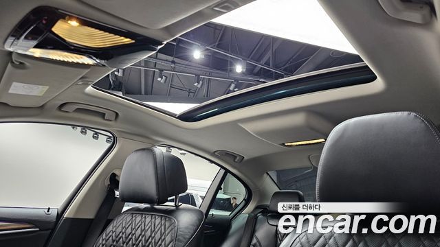 BMW 5-Series 530i xDrive Luxury