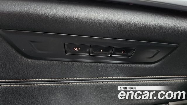 BMW 5-Series 530i xDrive Luxury