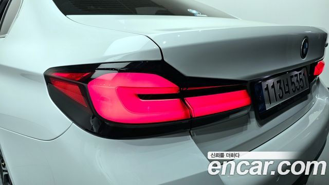 BMW 5-Series 530e M Sport