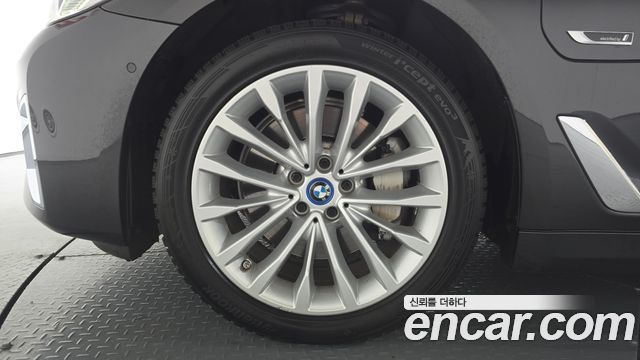 BMW 5-Series 530e Luxury