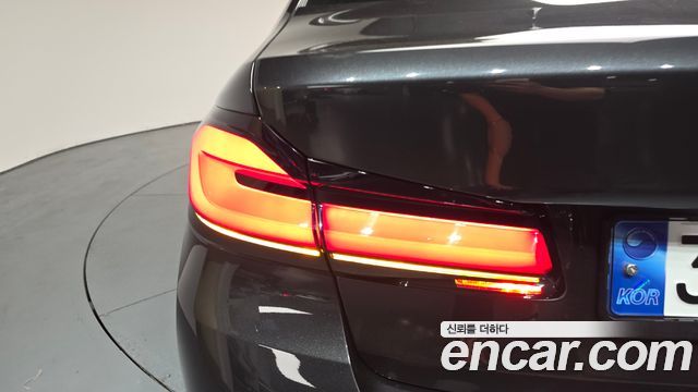 BMW 5-Series 530e Luxury