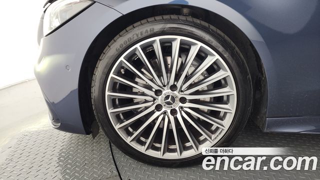 Mercedes-Benz C-Class C300 4MATIC AMG Line