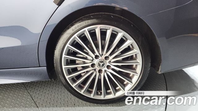 Mercedes-Benz C-Class C300 4MATIC AMG Line