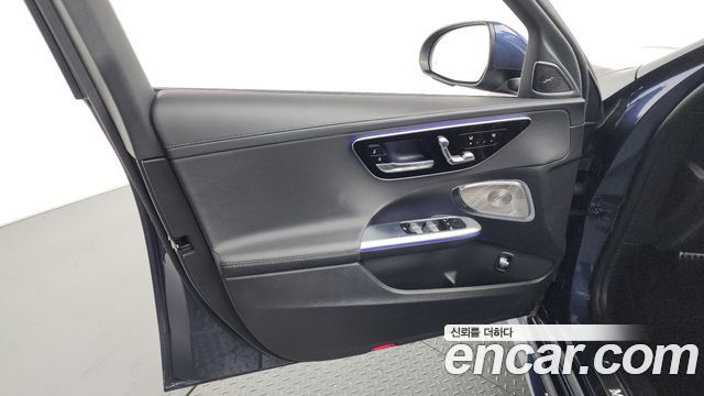 Mercedes-Benz C-Class C300 4MATIC AMG Line