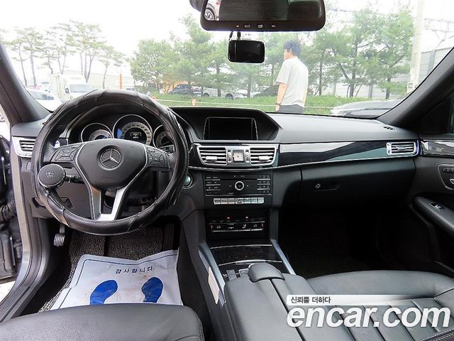 Mercedes-Benz E-Class E300 4MATIC Avantgarde