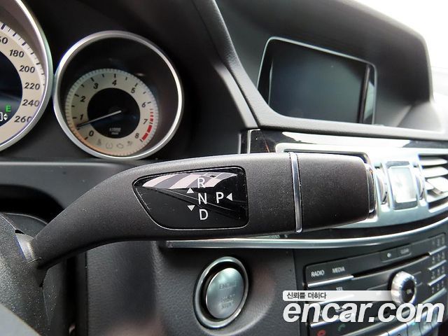 Mercedes-Benz E-Class E300 4MATIC Avantgarde