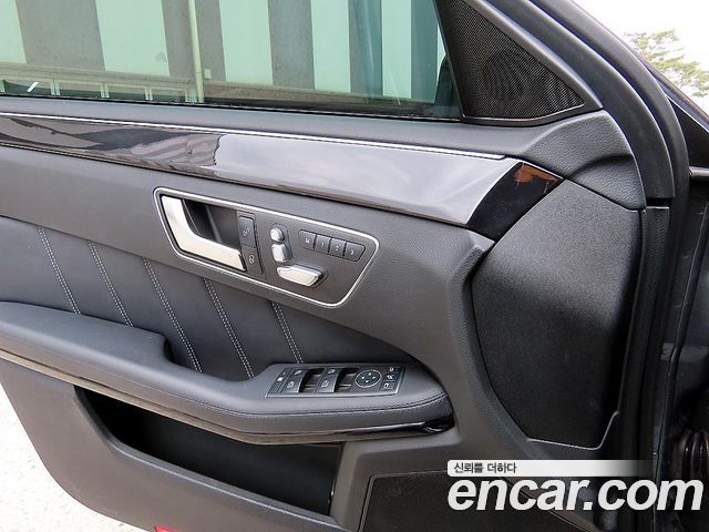 Mercedes-Benz E-Class E300 4MATIC Avantgarde