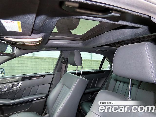 Mercedes-Benz E-Class E300 4MATIC Avantgarde