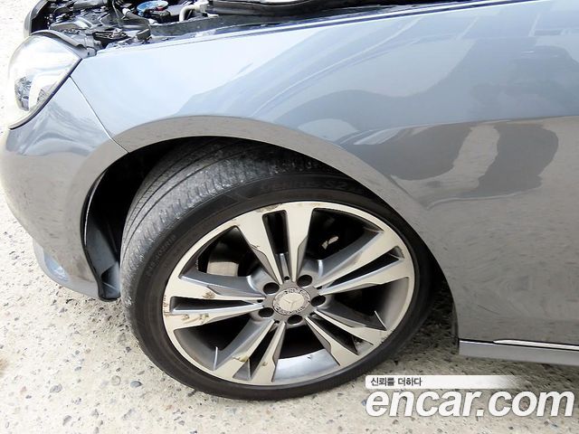 Mercedes-Benz E-Class E300 4MATIC Avantgarde