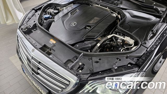 Mercedes-Benz S-Class S560L 4MATIC
