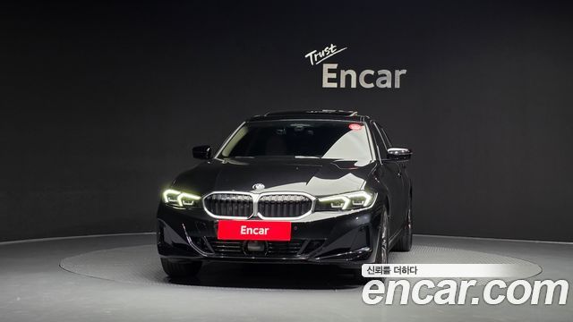 BMW 3-Series 320i