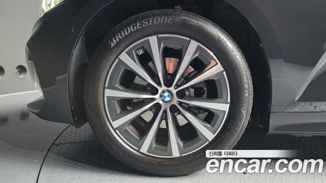 BMW 3-Series 320i