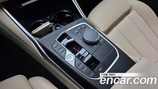 BMW 3-Series 320i