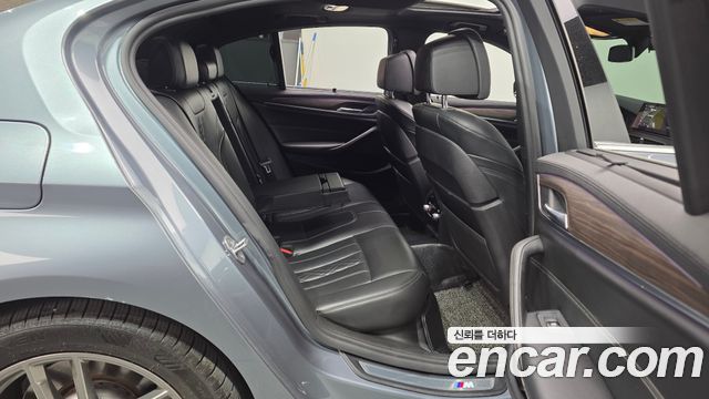 BMW 5-Series 530i M Sport Package Plus