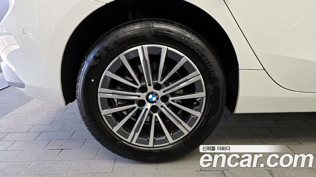 BMW 2-Series 220i Luxury