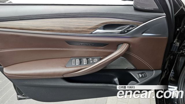BMW 5-Series 520d Luxury Plus