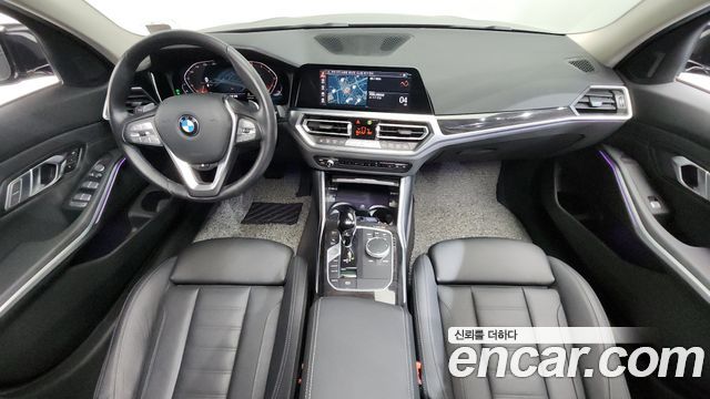BMW 3-Series 320i Touring Luxury