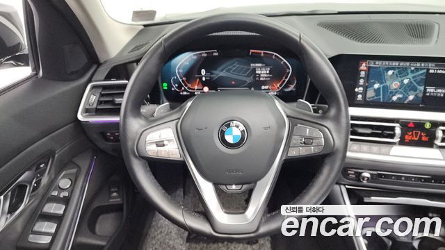 BMW 3-Series 320i Touring Luxury