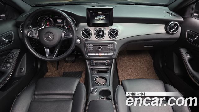 Mercedes-Benz GLA-Class GLA250 4MATIC
