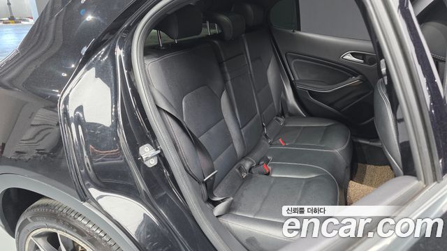 Mercedes-Benz GLA-Class GLA250 4MATIC