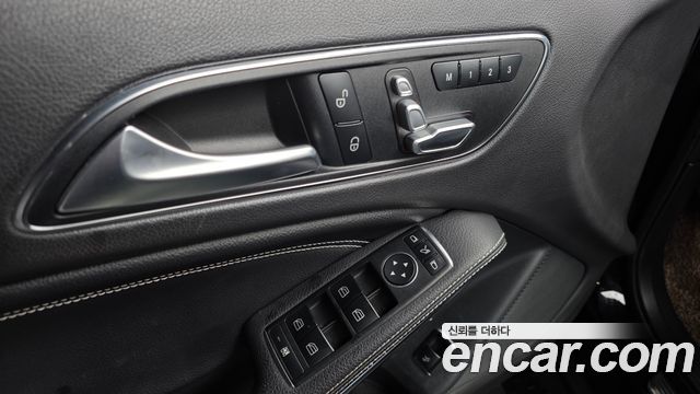 Mercedes-Benz GLA-Class GLA250 4MATIC
