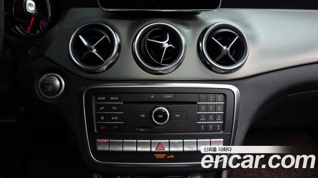 Mercedes-Benz GLA-Class GLA250 4MATIC