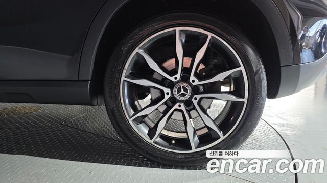 Mercedes-Benz GLA-Class GLA250 4MATIC
