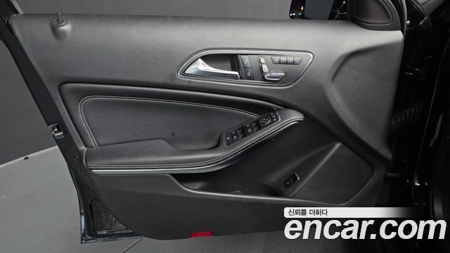 Mercedes-Benz GLA-Class GLA250 4MATIC