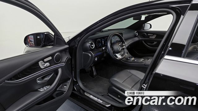 Mercedes-Benz E-Class E220d 4MATIC AMG Line
