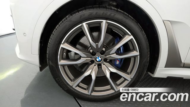 BMW X7 M50i 6STR