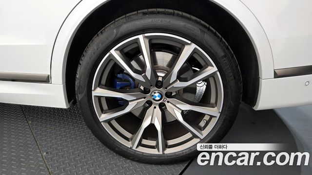BMW X7 M50i 6STR