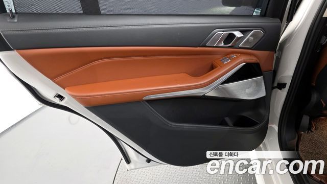 BMW X7 M50i 6STR